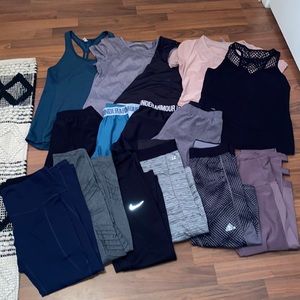 WORKOUT CLOTHES